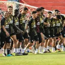 Para pemain Semen Padang sedang berlatih jelang lawan Persib Bandung/foto: Ofisial Semen Padang