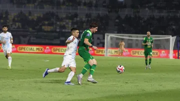 Persebaya Surabaya vs PSIM Yogyakarta Super League 2025/2026.