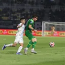 Persebaya Surabaya vs PSIM Yogyakarta Super League 2025/2026.