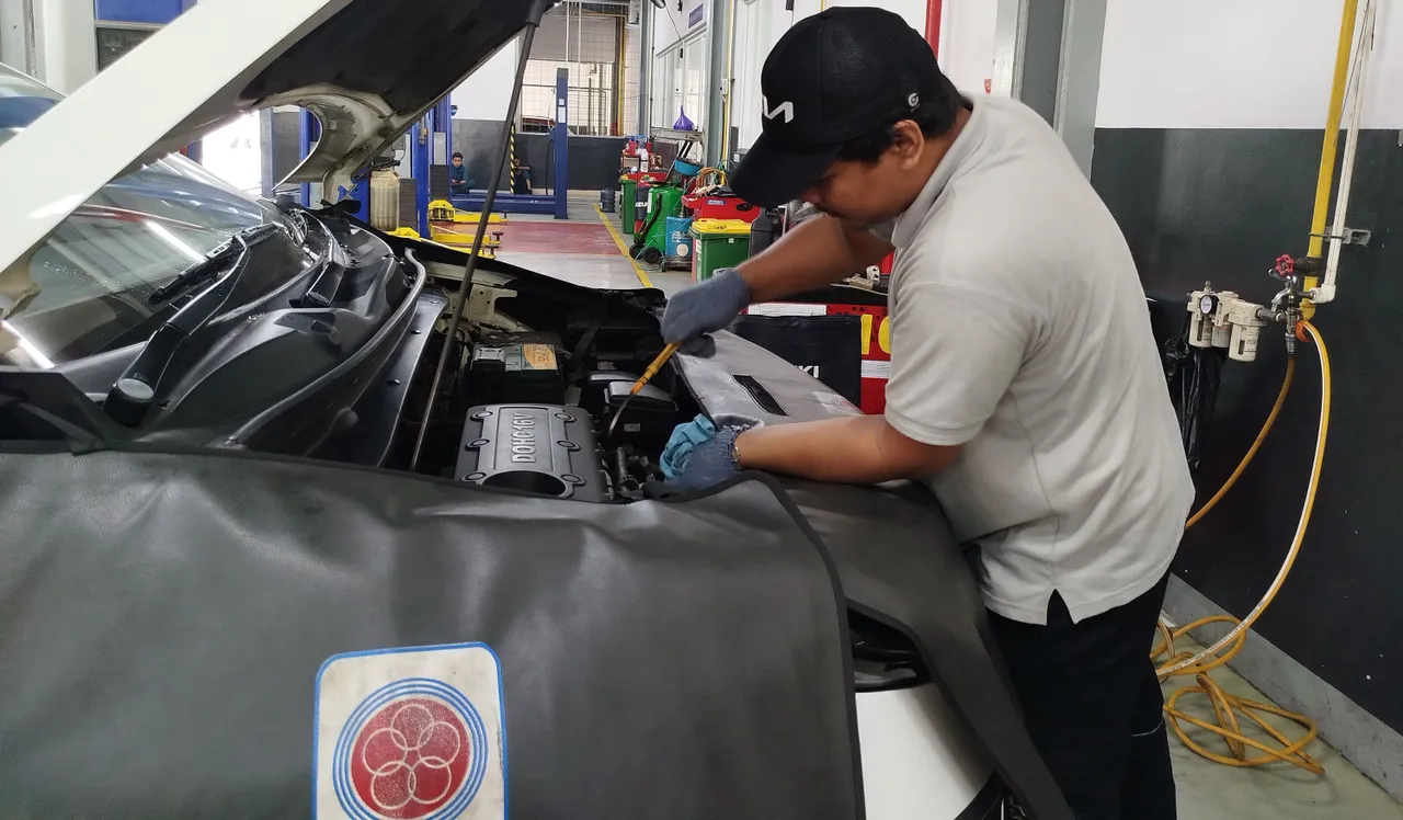Program Semarak 17 menawarkan diskon servis, suku cadang, dan oli hingga 30 Agustus 2025 di 51 bengkel resmi. (KIA)