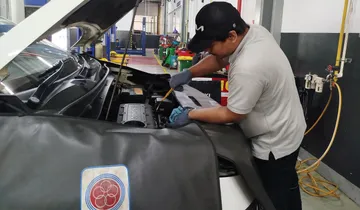 Program Semarak 17 menawarkan diskon servis, suku cadang, dan oli hingga 30 Agustus 2025 di 51 bengkel resmi. (KIA)