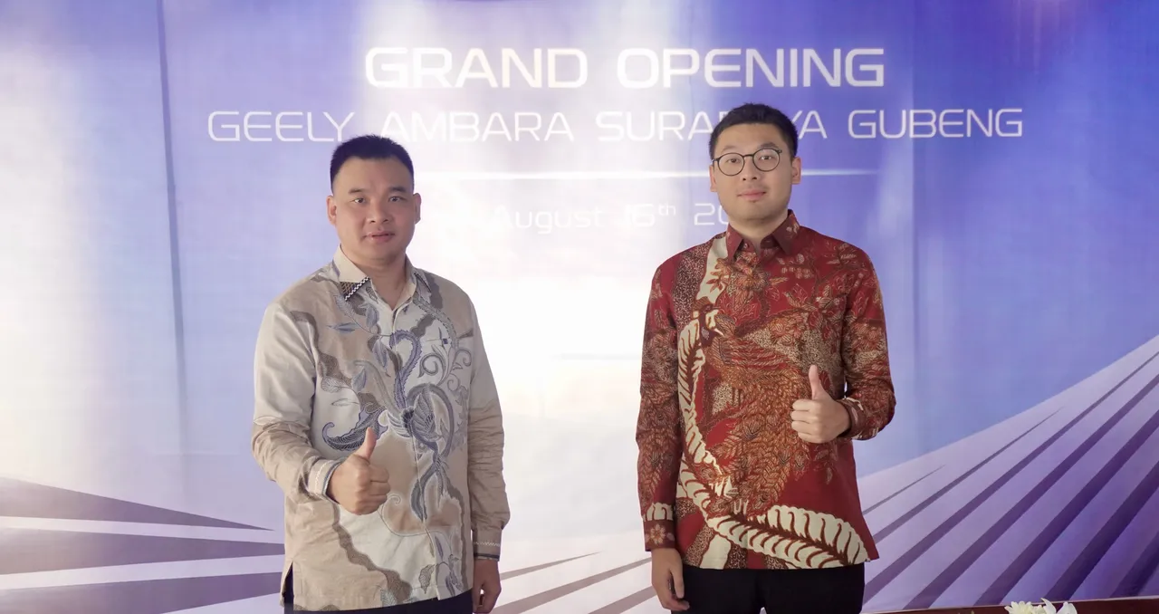 CEO Geely Auto Indonesia Wu Chuxing (kiri) dan President Director PT Ambara Karya Bersama Jonathan Ang. (GAI)