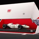 Miniatur Honda RA272 berskala 1:8. (HPM)