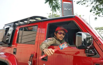 Agam Rinjani bersama BAIC BJ40 Plus barunya. (BAIC Indonesia)