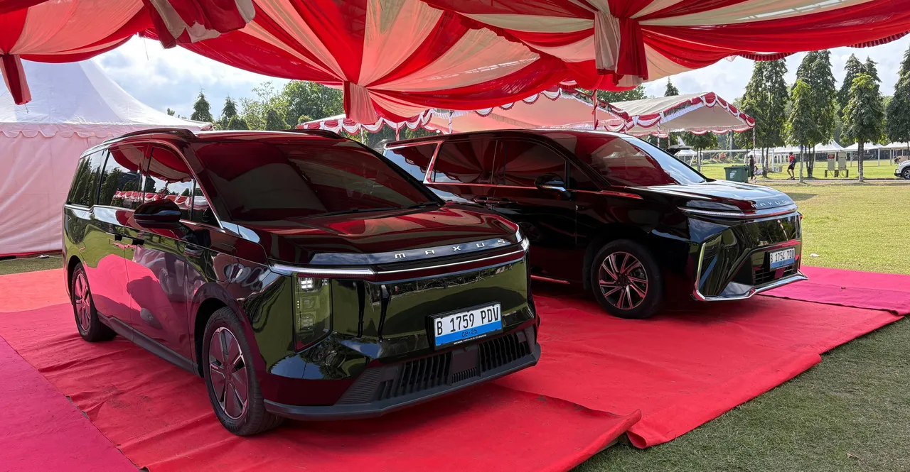 Duet MPV listrik Maxus jadi pusat perhatian di acara Bali Fun Run by Indomobil. (IEB)