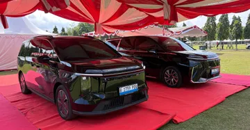 Duet MPV listrik Maxus jadi pusat perhatian di acara Bali Fun Run by Indomobil. (IEB)