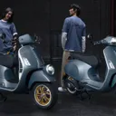 Vespa Officina 8 hadir juga dalam rangkaian apparel dan aksesoris. (PID)