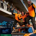 Sean Gelael dan dua rekannya di United Autosports 95 memenangi balapan WEC 6 Hours of COTA 2025/foto: Ofisial United Autosports 95