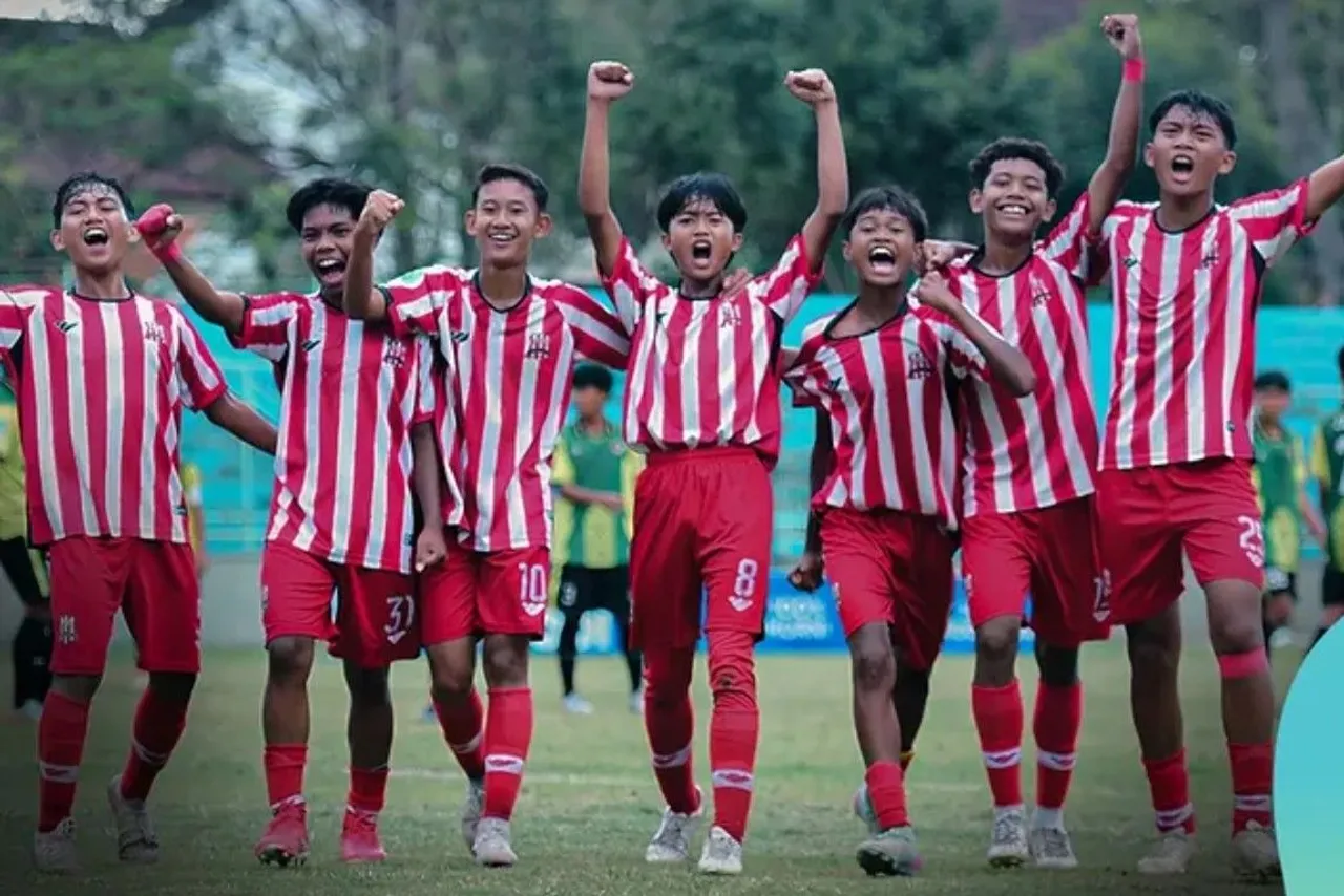 Selebrasi pemain Deltras FC usai lolos ke perempat final Piala Soeratin U-15 2025/foto: PSSI