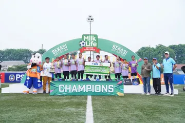 Juara MilkLife Soccer Challenge Bekasi Seri 1 Kategori U-12,  SDN Padurenan IV/Foto: Dokumentasi
