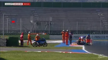 Terjadi crash di race 1 JuniorGP 2025 seri Italia/foto: Youtube JuniorGP