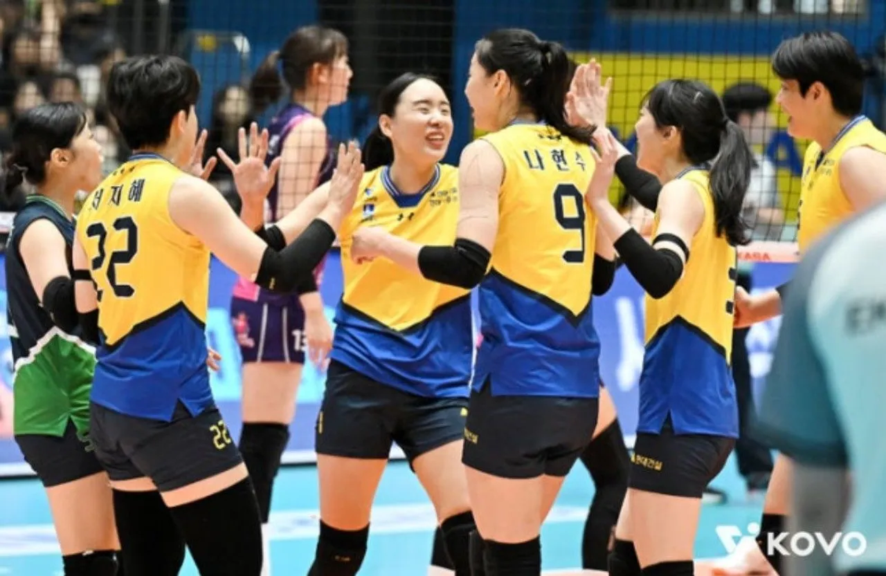 Hyundai Hillstate kalahkan Pink Spiders di laga pertama KOVO Cup 2025/foto: KOVO