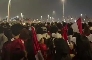 Ribuan suporter Timnas Indonesia kesulitan masuk stadion saat lawan Arab Saudi/foto: IG Jennifer Coppen
