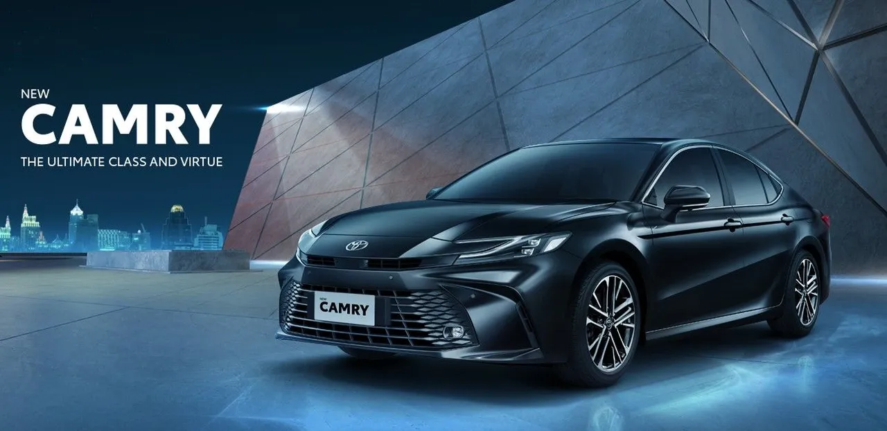 Toyota New Camry 2.5V A/T. (TAM)