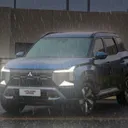 Mitsubishi Destinator dibekali deretan fitur canggih yang dapat meningkatkan keamanan dan kenyamanan berkendara di saat hujan. (Mitsubishi Motors)