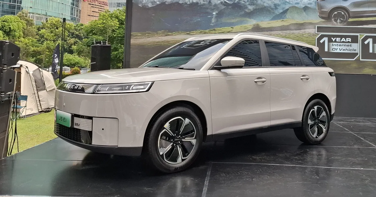 Jaecoo J5 EV dibanderol mulai Rp249 jutaan. (Chadie)