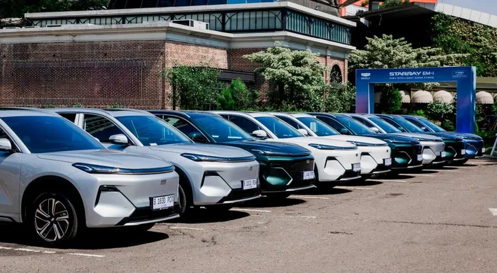 Geely Starray EM-i mulai didistribusikan kepada para pelanggan. (GAI)