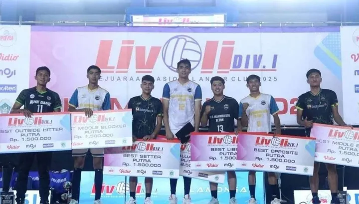 Para pemain penerima penghargaan individu di Livoli Divisi 1 2025/foto: PBVSI