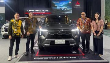 Mitsubishi Destinator jadi sorotan utama di booth Mitsubishi Motors GIIAS Makassar 2025. (MMKSI)