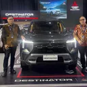 Mitsubishi Destinator jadi sorotan utama di booth Mitsubishi Motors GIIAS Makassar 2025. (MMKSI) - Mitsubishi Destinator jadi sorotan utama di booth Mitsubishi Motors GIIAS Makassar 2025. (MMKSI)