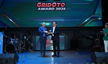 Mitsubishi Destinator sabet penghargaan dan gelar Car of the Year 2025 dari Gridoto. (MMKSI)