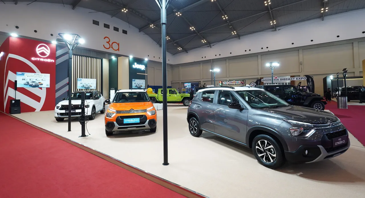 Di ajang GJAW 2025, Citroën menghadirkan model C3, e-C3, dan C3 Aircross. (IND).