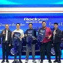 Seremoni penyerahan kepada tiga konsumen pertama Daihatsu Rocky Hybrid di GJAW 2025. (ADM) - Seremoni penyerahan kepada tiga konsumen pertama Daihatsu Rocky Hybrid di GJAW 2025. (ADM)