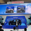 Bedah teknologi Rocky e Smart Hybrid dengan Unit Exhibit di Booth Daihatsu GJAW 2025. (ADM)