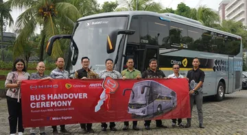 Penyerahan bus Hino RM 280 ABS kepada Cititrans. (HMSI)