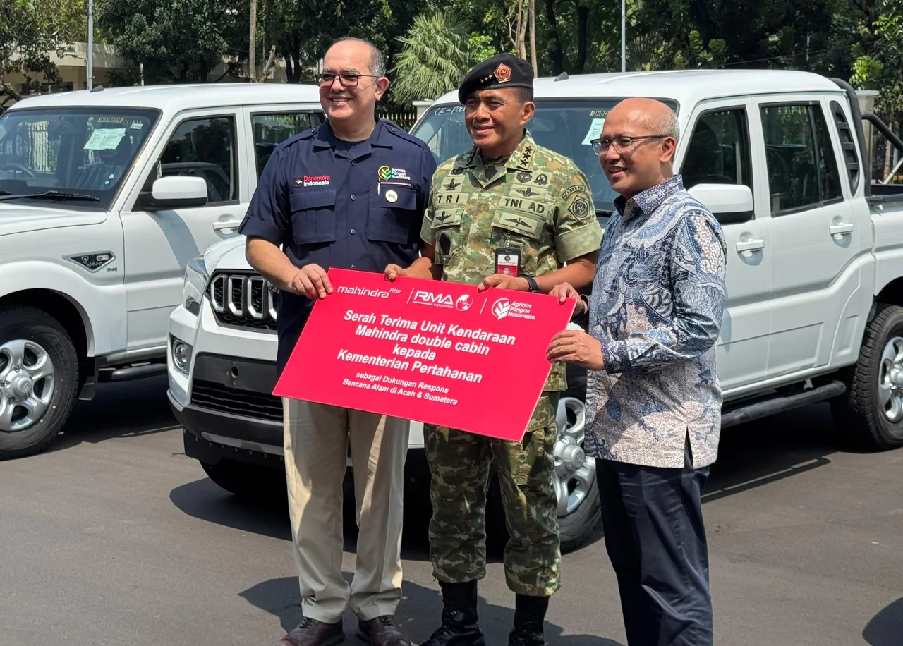 Penyerahan 4 unit D-Cab Mahindra dari RMA Indonesia dan APN kepada Kemenhan RI. (RMA Indonesia)