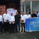 Dalam penyaluran bantuan ini, BYD Indonesia menyerahkan secara langsung, memastikan diterima oleh masyarakat terdampak banjir. (BYD Indonesia)