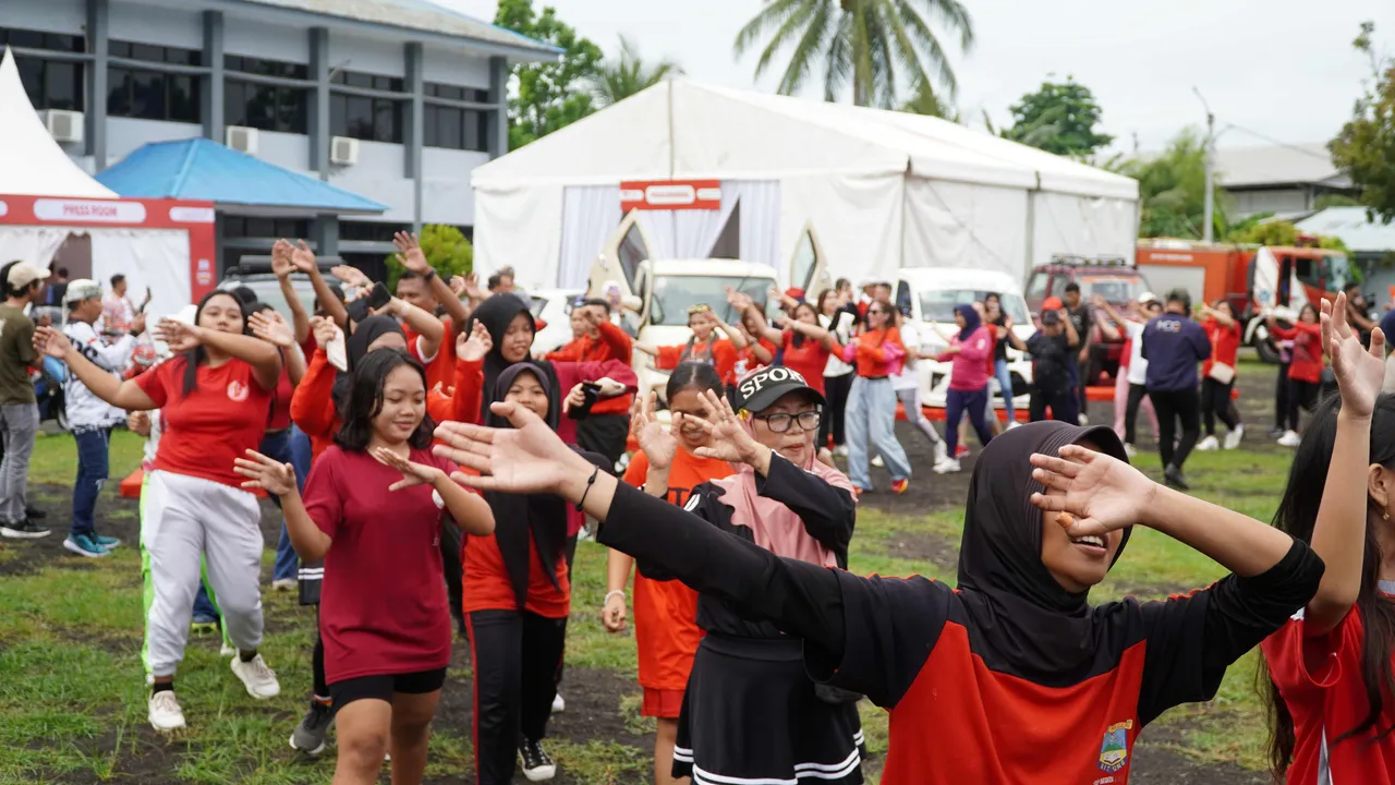 Antusias pengunjung menikmati berbagai akivitas hiburan hingga olahraga bersama. (ADM)