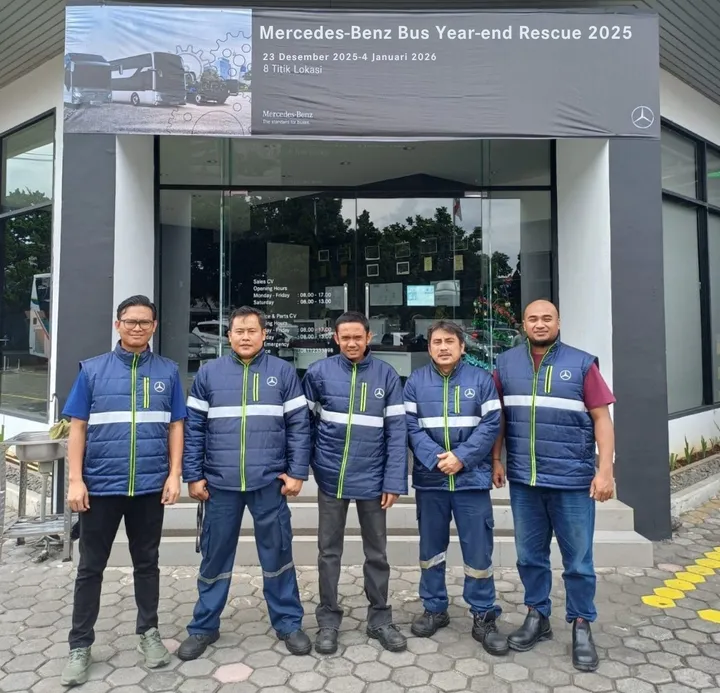 Tim Mercedes-Benz Bus Year-End Rescue bersiaga di 8 titik terpadat arus mobilitas Nataru 2025_2026. (DCVI)