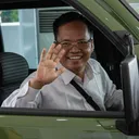 Iskandar di balik kemudi Daihatsu Gran Max Taft Guy hadiah dari program Gebyar Merdeka. (ADM)