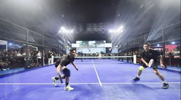 Fun Padel ISS 2025 antara Wamenpora Taufik Hidayat vs Denise Hoefer/foto: Kemenpora