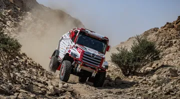 Hino kembali diuji ketangguhannya di ajang reli terganas Dakar Rally 2026. (HMSI)