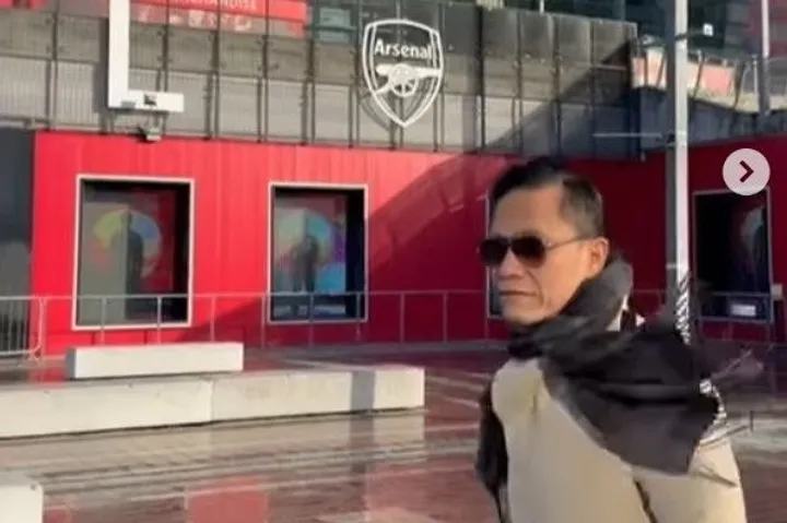 Gus Miftah berkunjung ke Stadion Emirates, kandang Arsenal/foto: IG Putra Siregar
