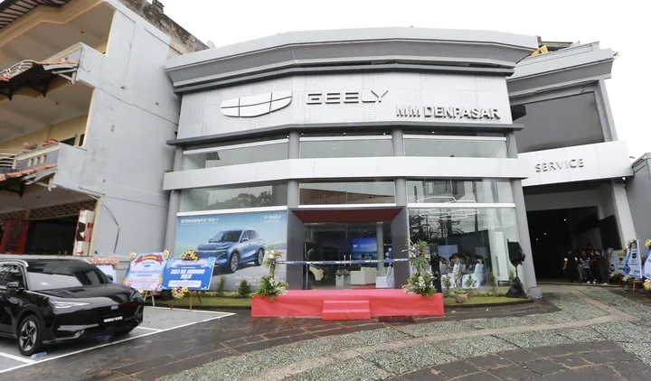 Geely Maju Denpasar, menjadi diler pertama Geely di Pulau Bali. (GAI)