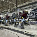 Proses perakitan mobil di pabrik baru PT Astra Daihatsu Motor Karawang Assembly Plant 2. (ADM)