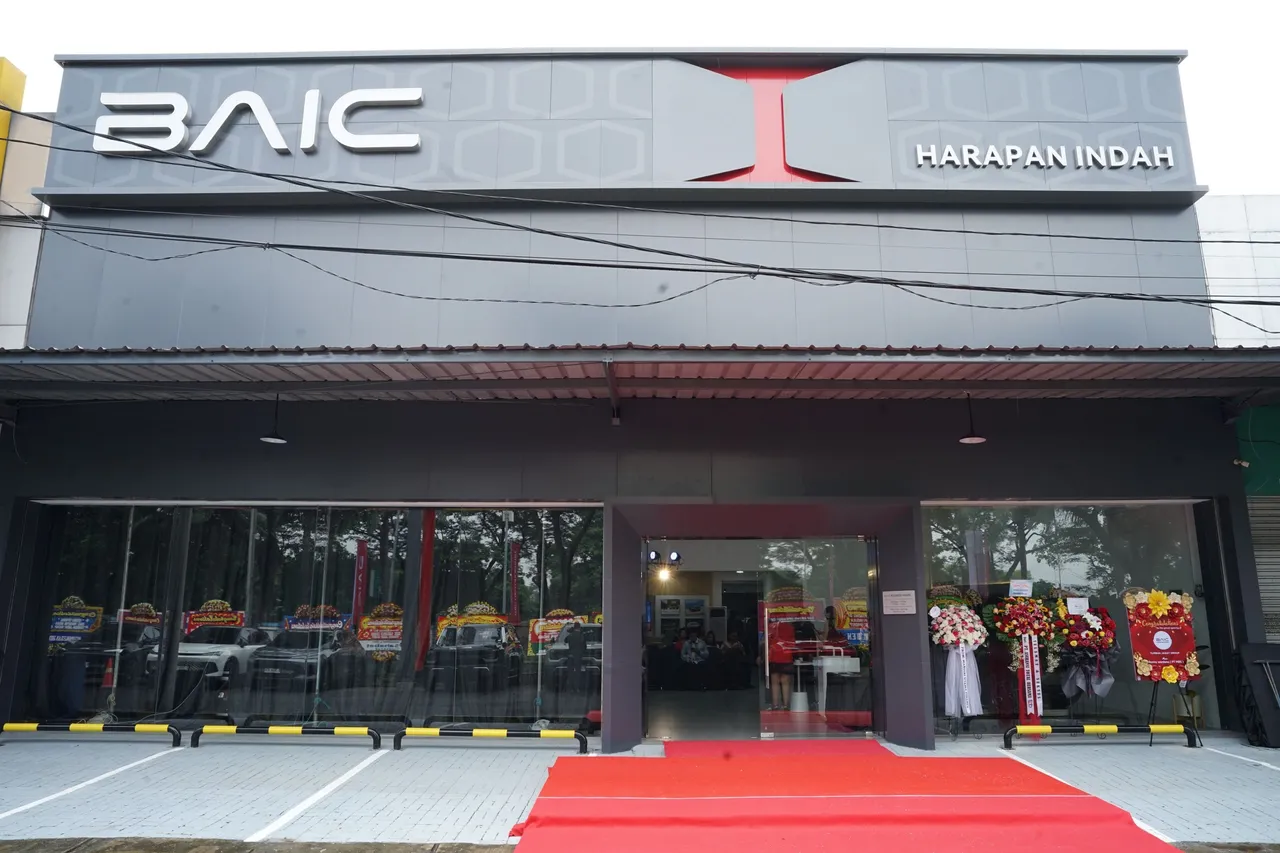 Diler BAIC Harapan Indah resmi beroperasi. (JDI)