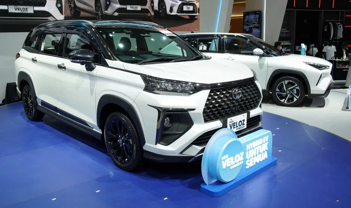 Toyota New Veloz Hybrid EV. (TAM)