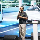 CEO Haka Auto Hariyadi Kaimuddin memaparkan strategi perusahaan dan rencana memperluas jaringan (Haka Auto)