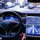 Penamaan dan fungsi fitur Autopilot Tesla dianggap dipasarkan dengan kesan berlebihan. (Bloomberg) - Penamaan dan fungsi fitur Autopilot Tesla dianggap dipasarkan dengan kesan berlebihan. (Bloomberg)