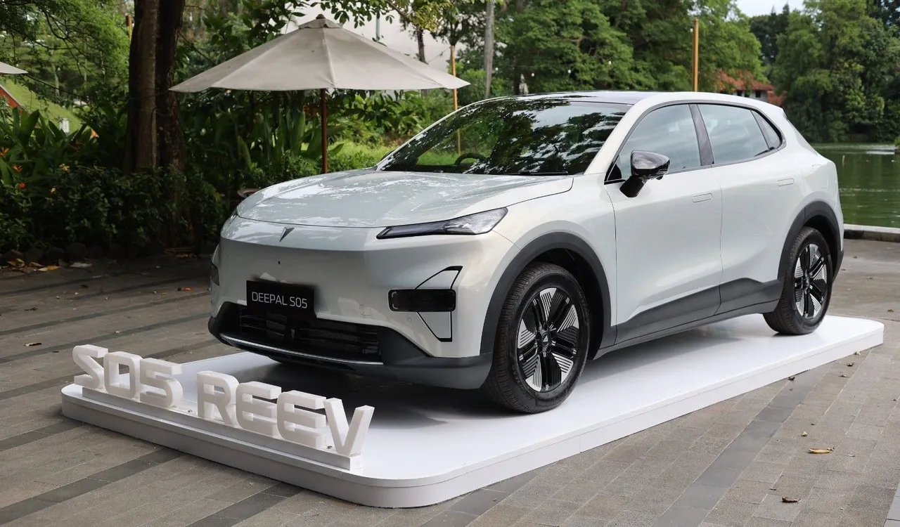 Dengan teknologi Range Extender Electric Vehicle, Deepal S05 REEV sepenuhnya dijalankan oleh motor listrik, sementara mesinnya bertugas menjaga daya baterai. (Changan Indonesia)