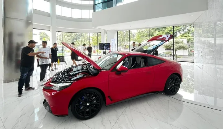 Honda Prelude Hybrid. (HPM)