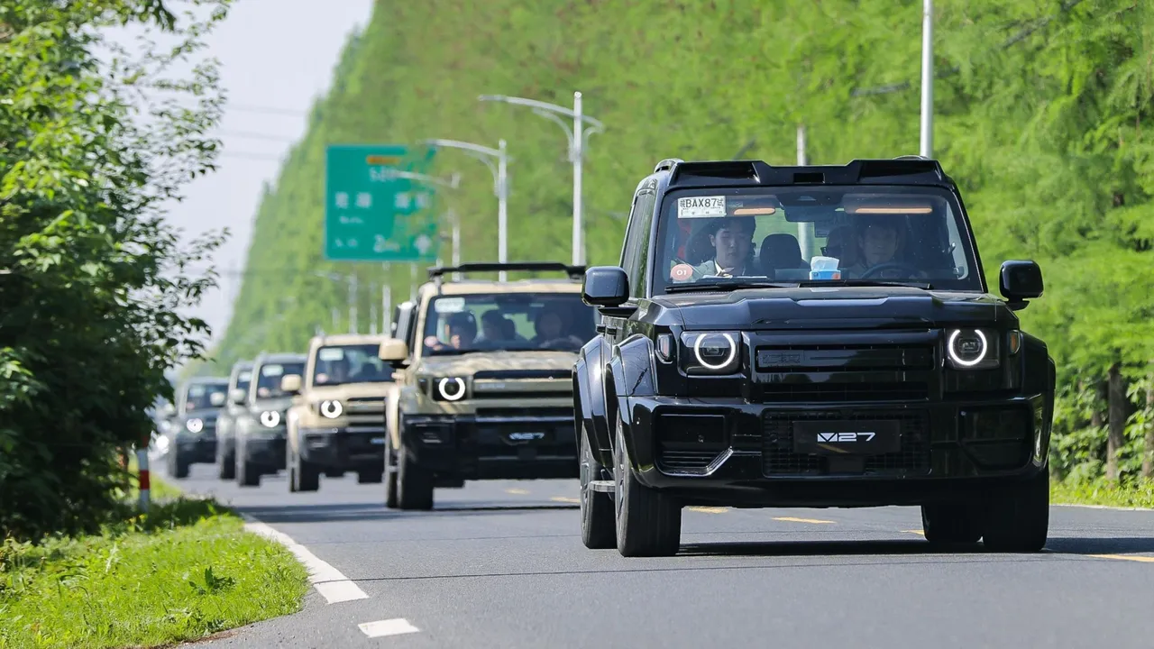 Global Classic Journey menguji iCAR V27 REEV di jalan raya hingga uji off-road. (iCAR)