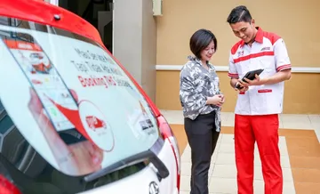 Melakukan pemeriksaan filter bensin dapat dilakukan di bengkel Auto2000 atau menggunakan fasilitas THS di rumah. (Auto2000)