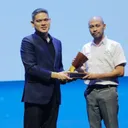 Prosesi Penyerahan WOW Brand 2026 sebagai brand mobil paling direkomendasikan tahun 2026. (HPM)