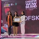 Penyerahan penghargaan Silver Champion Chinese WOW Brand 2026. (DFSK)