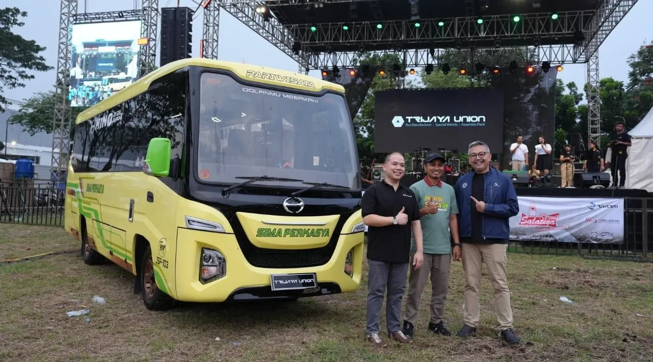 Handover unit Hino Bus 115 SDBL kepada PO Sima Perkasya di Jamnas Bismania Community 2026. (HMSI)